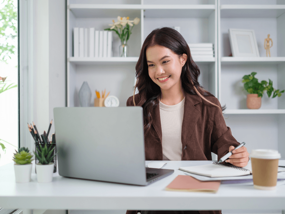 Quem é formado em administração pode trabalhar em escola?