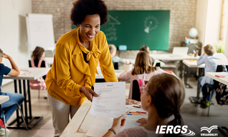 GESTÃO E SISTEMAS AVALIATIVOS DA EDUCAÇÃO PÚBLICA